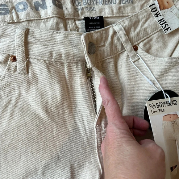 S. O. N. G. Cream Colored Jeans. 90s Boyfriend Style. Low Rise. Distressed. NWT - Picture 8 of 12